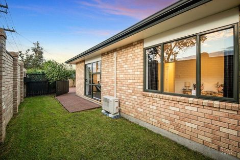 Photo of property in 70a Sturges Road, Henderson, Auckland, 0612