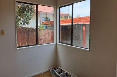 Photo of property in 1/8 Greenstone Place, Clover Park, Auckland, 2019