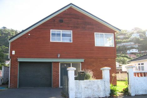 Photo of property in 154a Queens Drive, Lyall Bay, Wellington, 6022