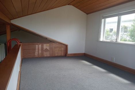 Photo of property in 25 Putnam Street, Northland, Wellington, 6012