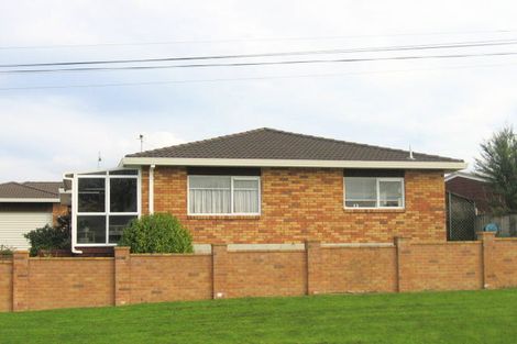 Photo of property in 1/86 Don Buck Road, Massey, Auckland, 0614