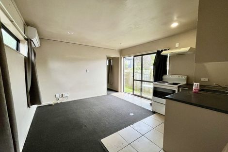 Photo of property in 20 Trias Road, Totara Vale, Auckland, 0629