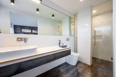 Photo of property in 9 Matipo Street, Wanaka, 9305