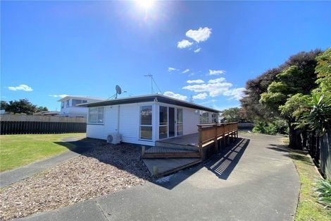 Photo of property in 41 Bodi Place, Te Atatu South, Auckland, 0610