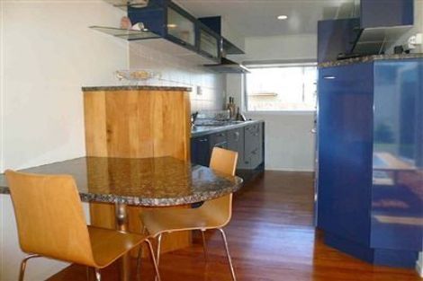 Photo of property in 3/241 Hurstmere Road, Takapuna, Auckland, 0622