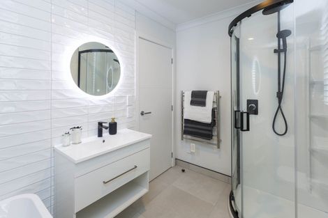 Photo of property in 44c Pine Avenue, Upper Hutt Central, Upper Hutt, 5018