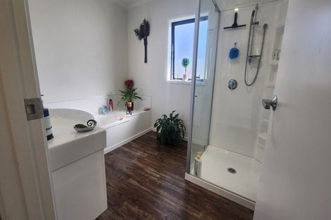 Photo of property in 15 Opal Avenue, Timberlea, Upper Hutt, 5018