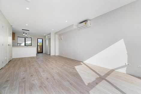 Photo of property in 5/63 Cambridge Terrace, Papatoetoe, Auckland, 2025