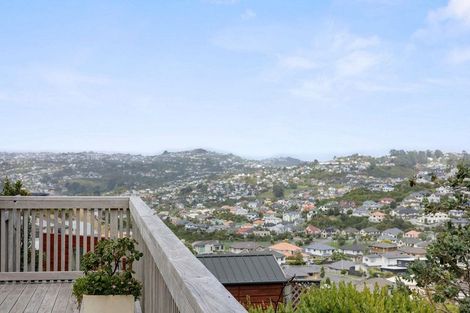 Photo of property in 17 Gifford Grove, Churton Park, Wellington, 6037
