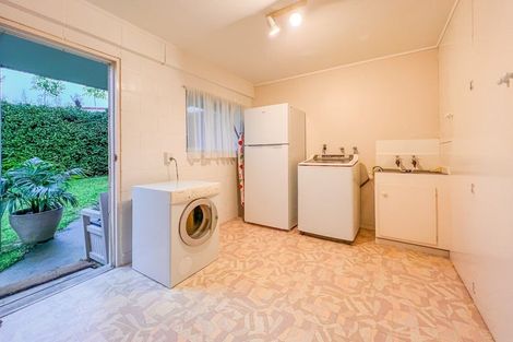 Photo of property in 28 James Evans Drive, Northcote, Auckland, 0627
