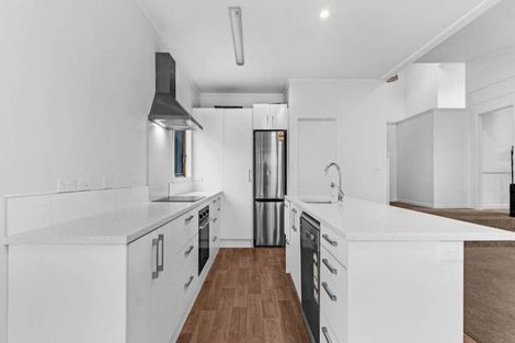Photo of property in 192 Henderson Valley Road, Henderson, Auckland, 0612
