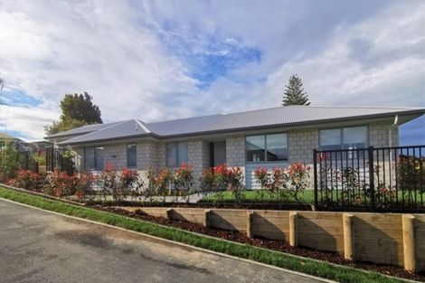Photo of property in 1 Lomay Place, Te Puke, 3119