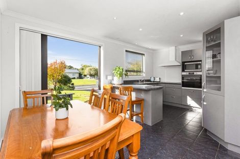 Photo of property in 8 Elizabeth Place, Clive, 4102