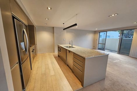 Photo of property in 11 The Mall, Mount Maunganui, 3116