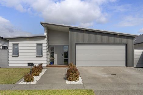 Photo of property in 10 Pimelea Street, Papamoa Beach, Papamoa, 3118