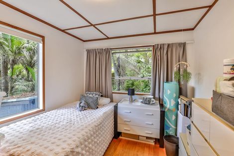 Photo of property in 25 Opou Road, Titirangi, Auckland, 0604