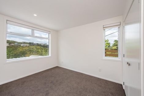Photo of property in 25f2 Kitchener Terrace, Johnsonville, Wellington, 6037