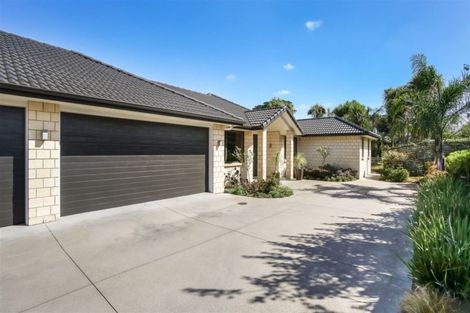 Photo of property in 32 Searle Drive, Patumahoe, Pukekohe, 2679