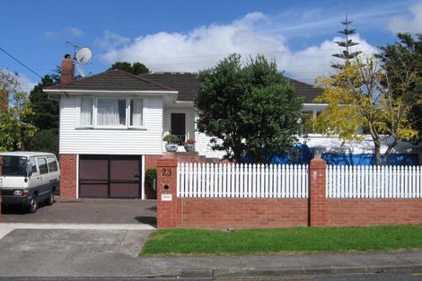 Photo of property in 23 Royal View Road, Te Atatu South, Auckland, 0610