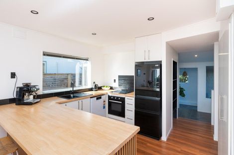 Photo of property in 225 Clifton Road, Te Awanga, 4102