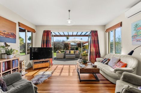 Photo of property in 36 Grey Street, Martinborough, 5711