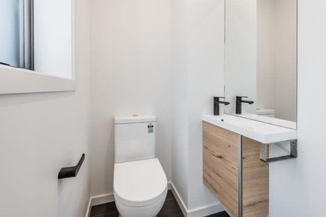 Photo of property in 1 Kapuka Lane, Wanaka, 9305