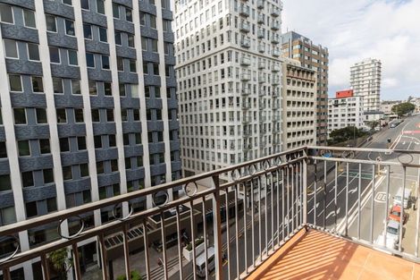 Photo of property in Atrium Towers, 6e/154 The Terrace, Wellington Central, Wellington, 6011