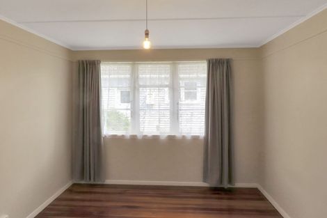 Photo of property in 122 Hewer Crescent, Naenae, Lower Hutt, 5011