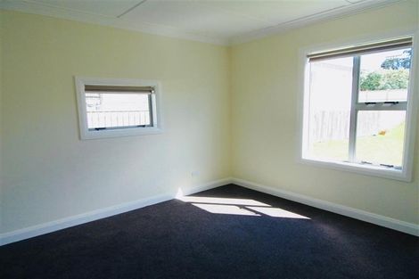 Photo of property in 14 Calvert Road, Moturoa, New Plymouth, 4310