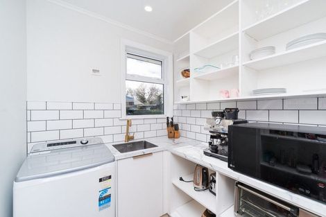 Photo of property in 5a Ayr Place, Hokowhitu, Palmerston North, 4410