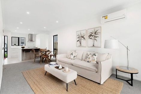 Photo of property in 5 Kitea Place, Mangere, Auckland, 2022