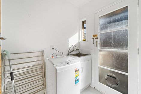 Photo of property in 1/58 Arran Road, Browns Bay, Auckland, 0630