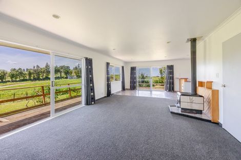 Photo of property in 214 Clinton-makaretu Road, Ashley Clinton, Takapau, 4286