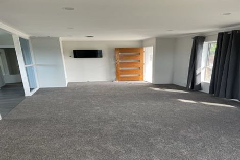 Photo of property in 1/4 Pemberton Avenue, Bayview, Auckland, 0629