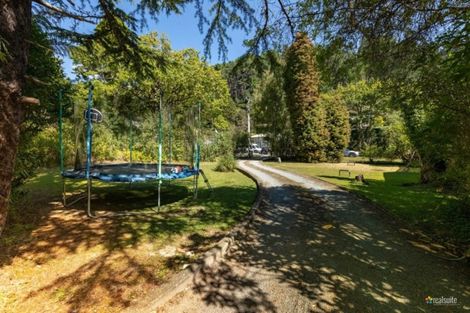 Photo of property in 15 Elmslie Road, Pinehaven, Upper Hutt, 5019