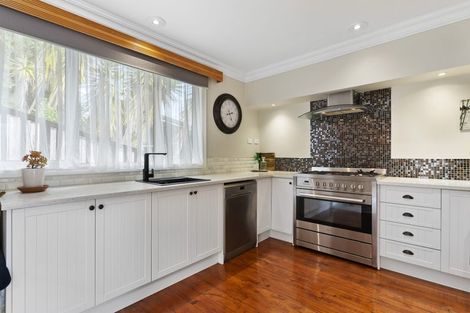 Photo of property in 11 Rangeview Road, Sunnyvale, Auckland, 0612