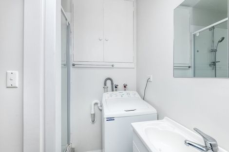 Photo of property in 11 Miles Crescent, Newlands, Wellington, 6037