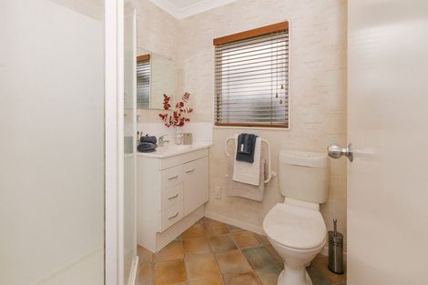 Photo of property in 39 Parnell Heights Drive, Kelvin Grove, Palmerston North, 4414