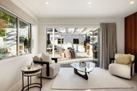 Photo of property in 1 Woodstock Road, Fairfield, Hamilton, 3214