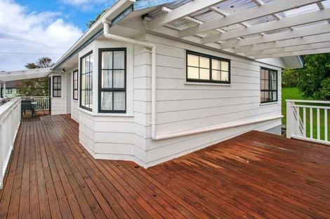 Photo of property in 13 Santiago Crescent, Unsworth Heights, Auckland, 0632