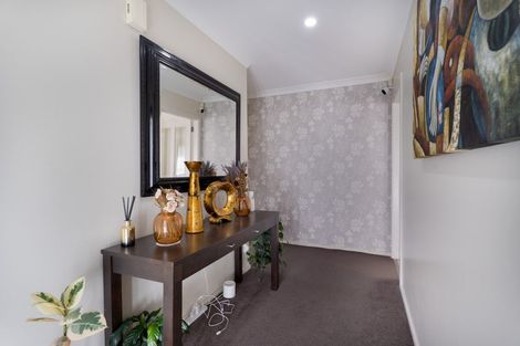 Photo of property in 42 Tongariro Drive, Aotea, Porirua, 5024