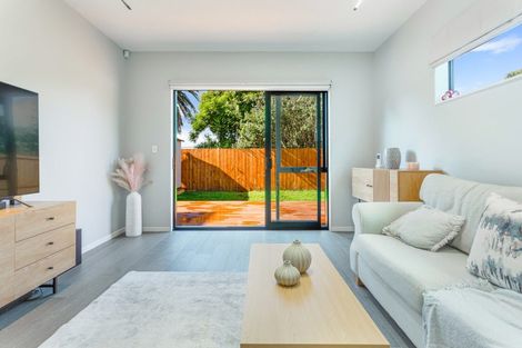 Photo of property in 28 Coast Garden Drive, Hobsonville, Auckland, 0616