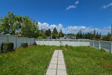 Photo of property in 9 Sylvan Crescent, Te Atatu South, Auckland, 0610