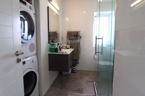 Photo of property in Fountain Court Flats, 48 Oriental Parade, Oriental Bay, Wellington, 6011