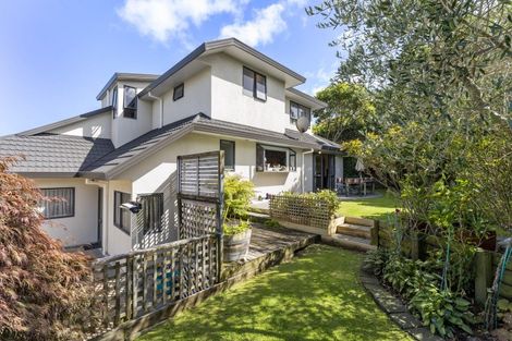 Photo of property in 5 Saunders Close, Whitby, Porirua, 5024