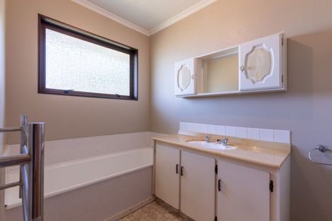 Photo of property in 27 Ranfurly Street, Dannevirke, 4930