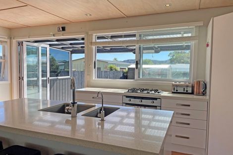 Photo of property in 114 Chartwell Avenue, Whangamata, 3620