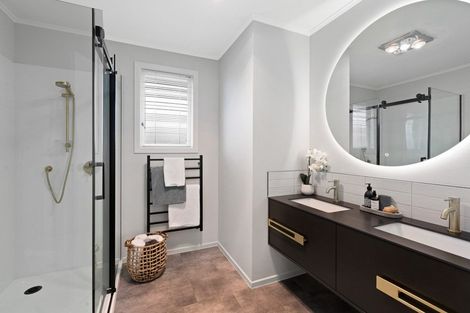 Photo of property in 2/38 Edwards Avenue, Henderson, Auckland, 0610