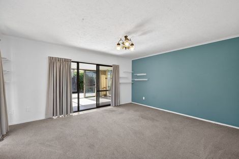 Photo of property in 2/70 Marlow Road, Aranui, Christchurch, 8061