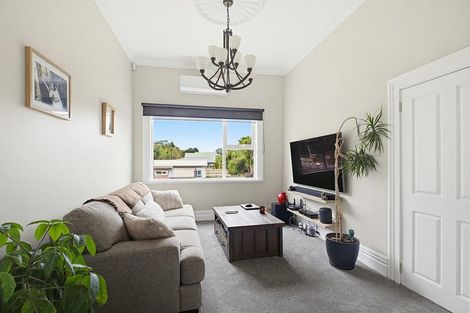 Photo of property in 112b Newlands Road, Newlands, Wellington, 6037